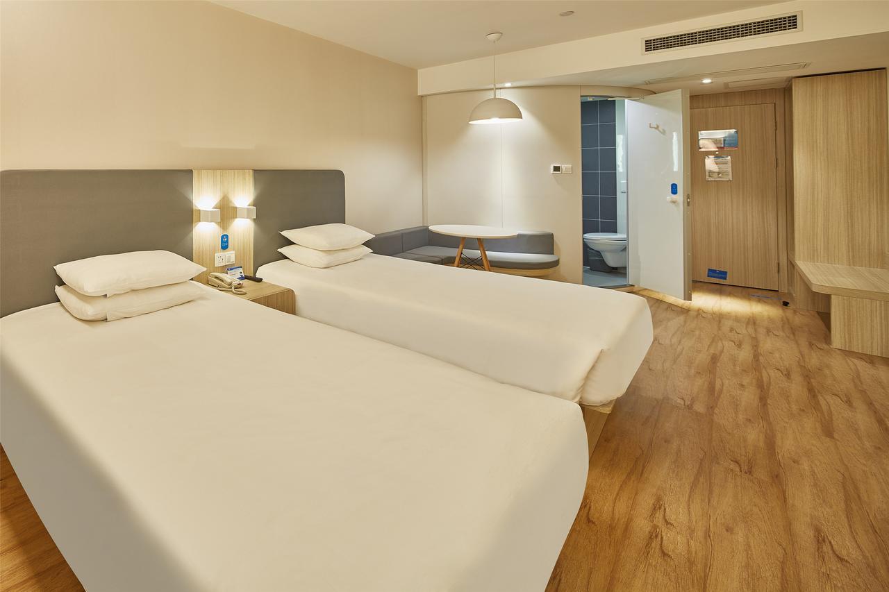 Hanting Hotel Qingdao Zhanqiao Railway Station ภายนอก รูปภาพ