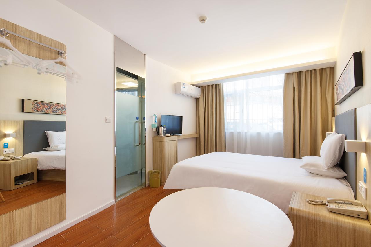 Hanting Hotel Qingdao Zhanqiao Railway Station ภายนอก รูปภาพ